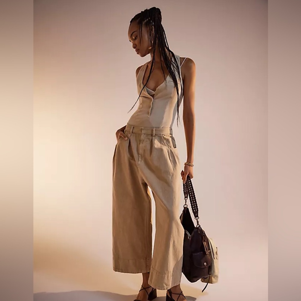 Free People NWOT Sweet Talk Wide Leg Chinos size 2